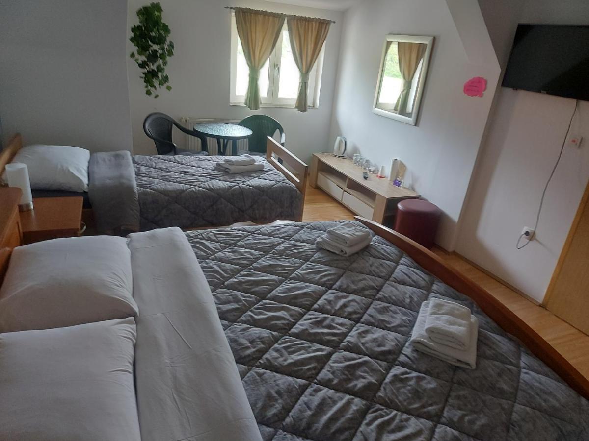 Guest House Neno Огулин Экстерьер фото