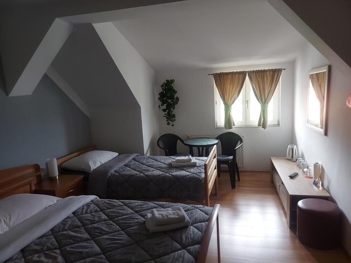 Guest House Neno Огулин Экстерьер фото