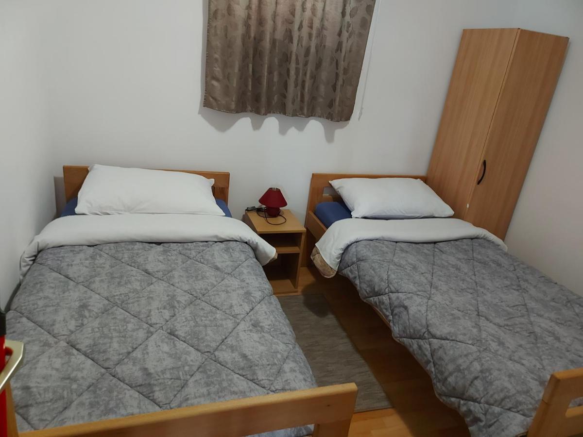 Guest House Neno Огулин Экстерьер фото