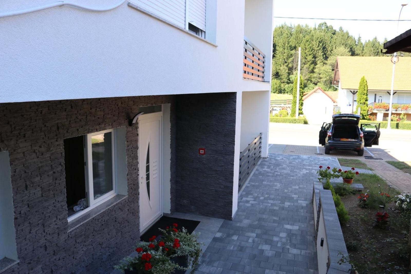 Guest House Neno Огулин Экстерьер фото