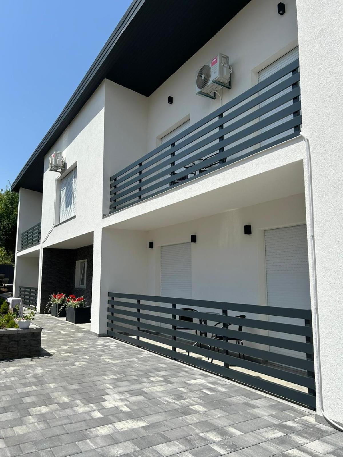 Guest House Neno Огулин Экстерьер фото