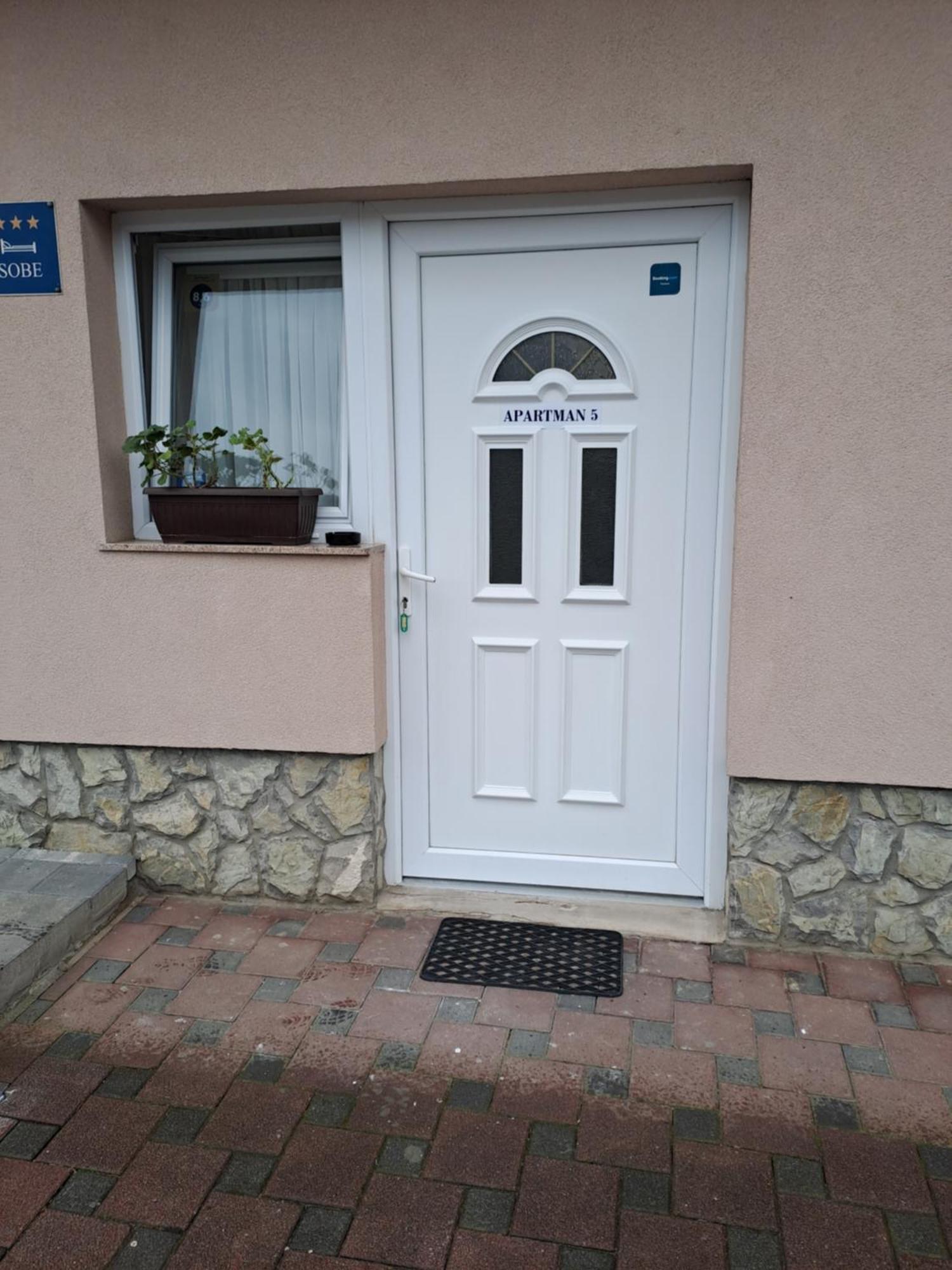 Guest House Neno Огулин Экстерьер фото