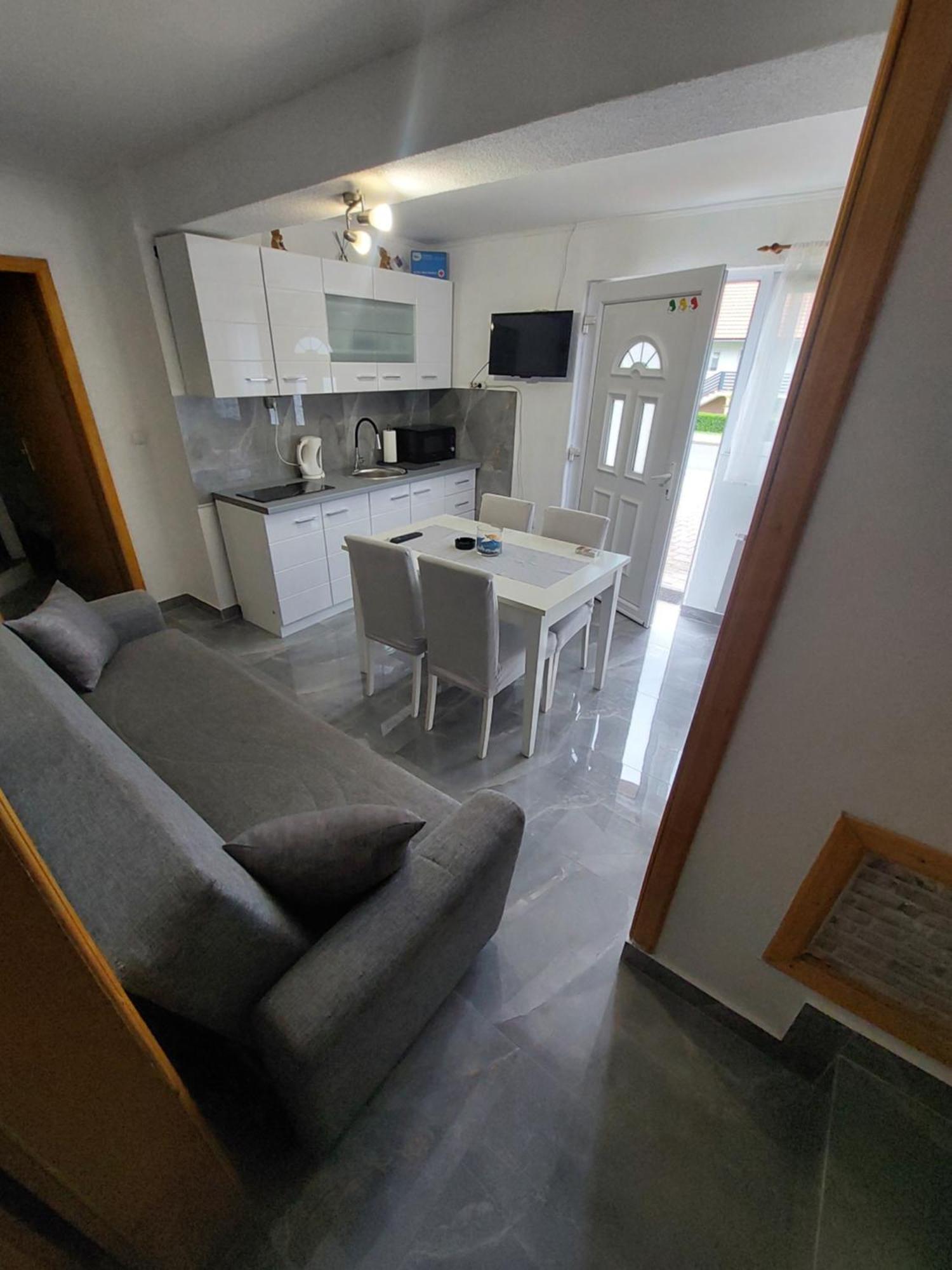 Guest House Neno Огулин Экстерьер фото