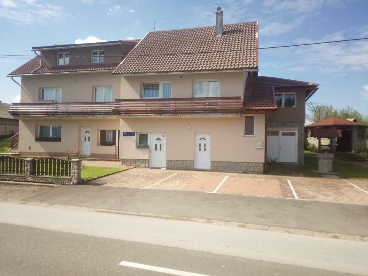 Guest House Neno Огулин Экстерьер фото